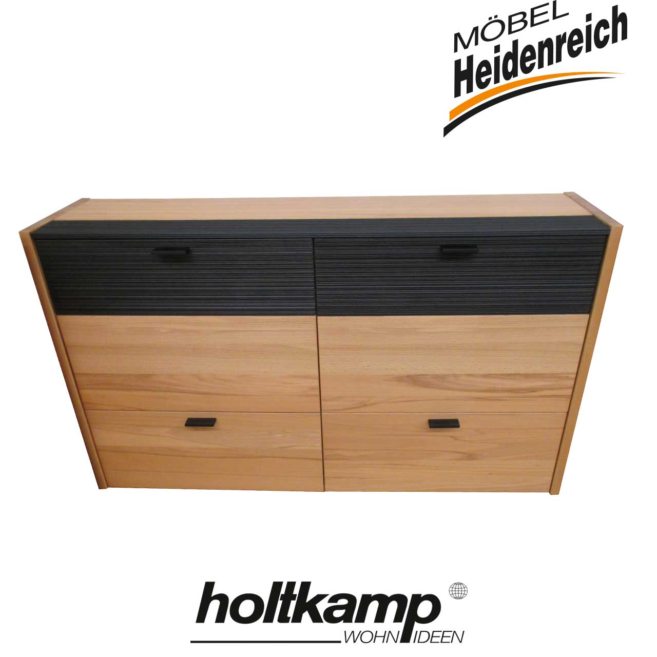Hänge-Schuhschrank aus Buche mit zwei Klappen und zwei Schublaen. Die Klappen oben sind an der Front dunkel abgesetzt.
