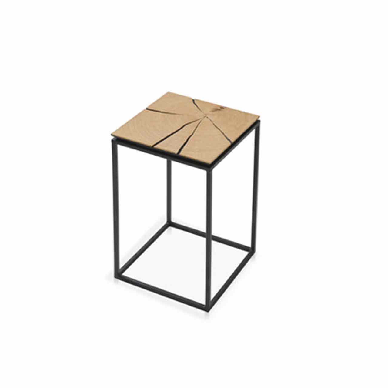 Beistelltisch mit eckiger Tischplatte aus hellem Holz mit natürlichen Rissen und eckigem schwarzen Stahlgestell.