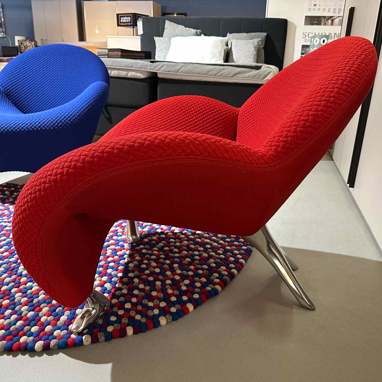 Leolux Designsessel Papageno Stoff Rot Seitenansicht