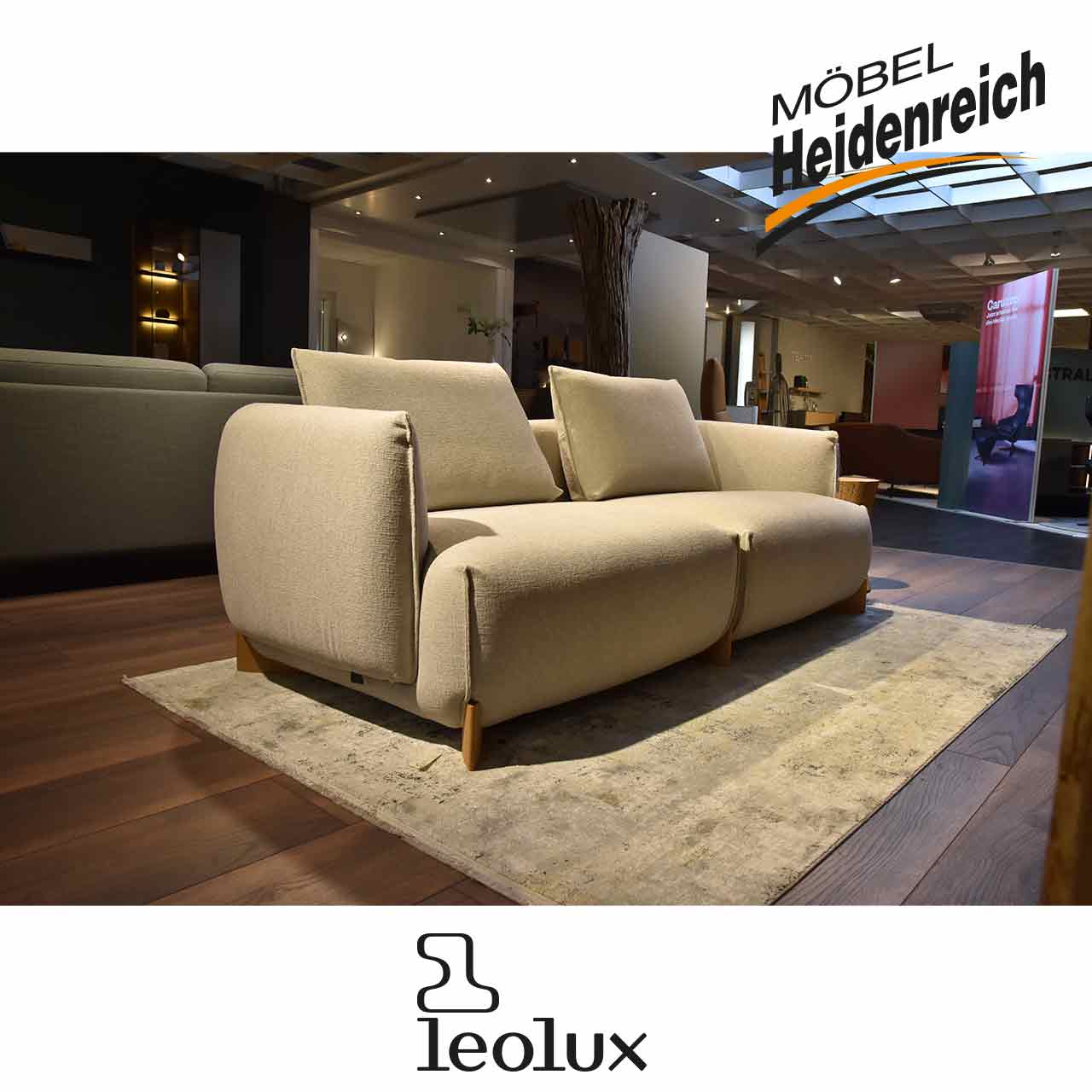 Seitenansicht des Sofas.