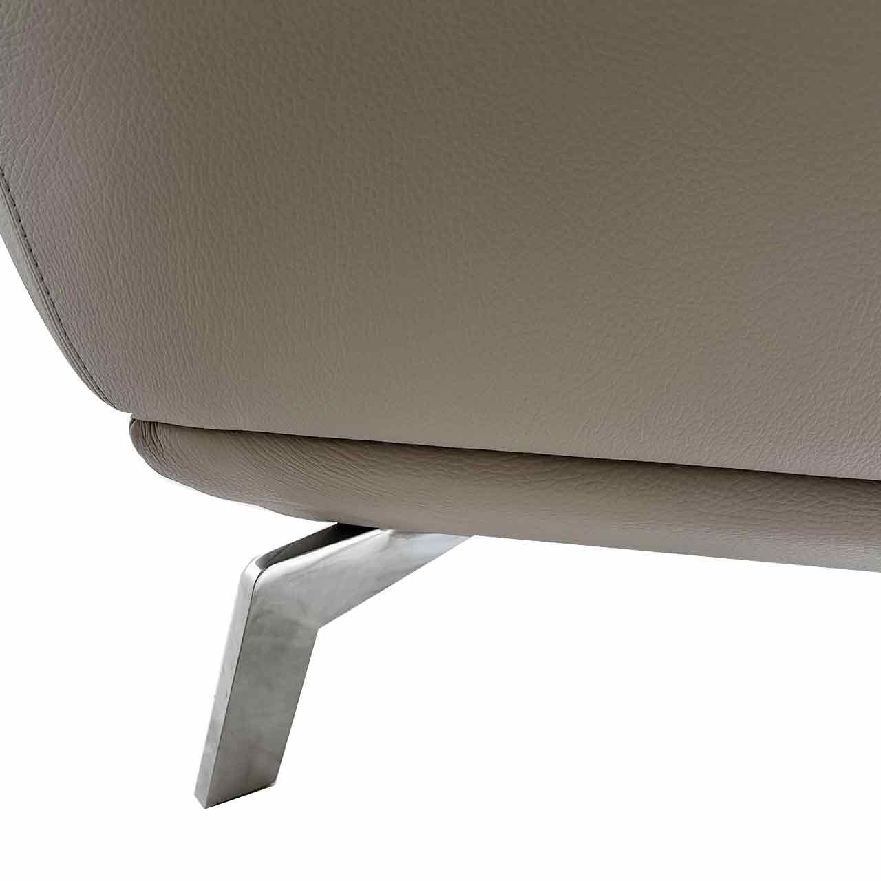 Detailaufnahme des abknickenden Fußes