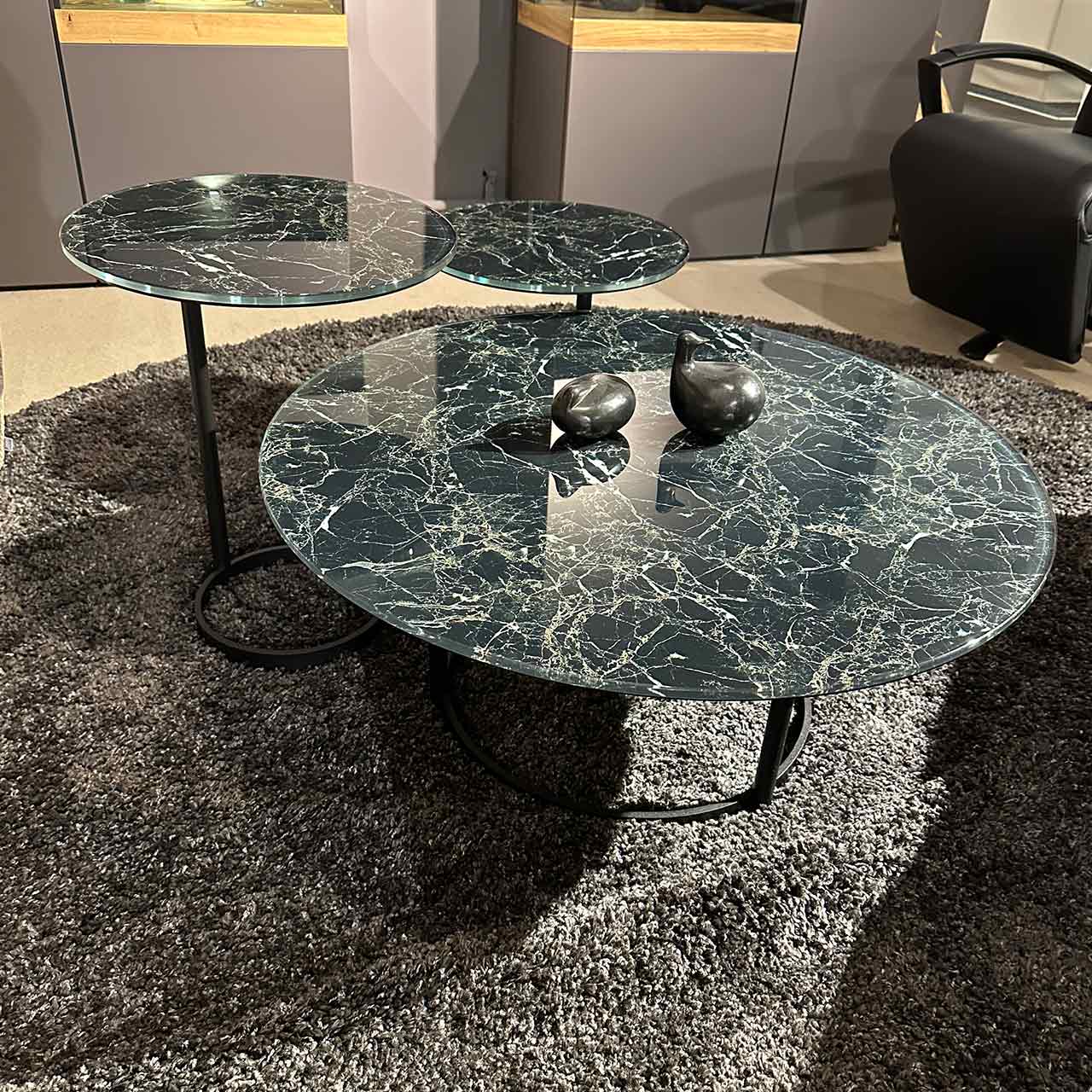 Alle Tischhöhen der Serie Sposa nebeneinander