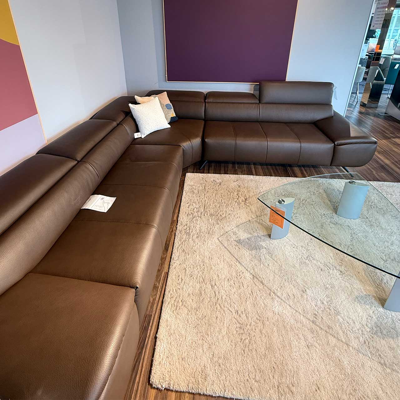 Gleiches Sofa aus anderer Perspektive.