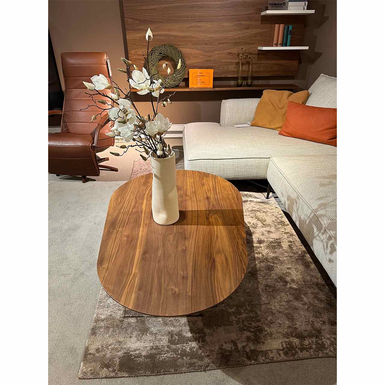 Gleicher Tisch aus anderer Position mit Keko