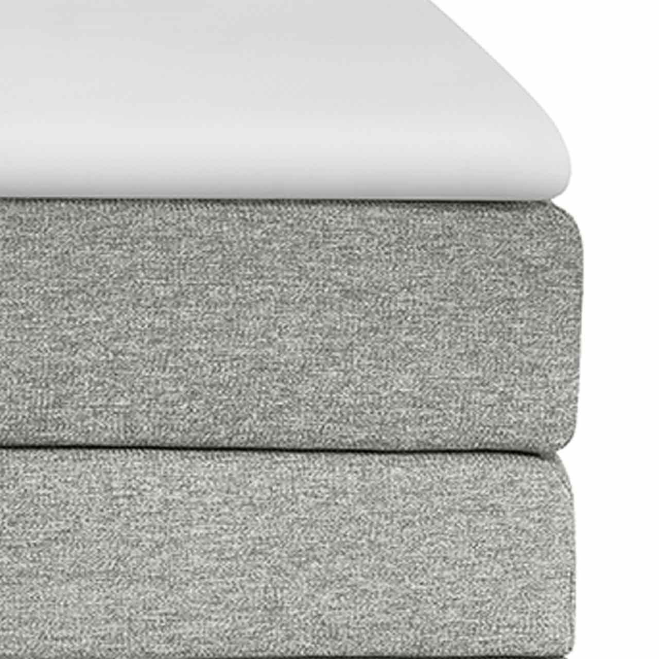 Detailaufnahme eines Ausschnitts der beiden Boxen mit Topper.